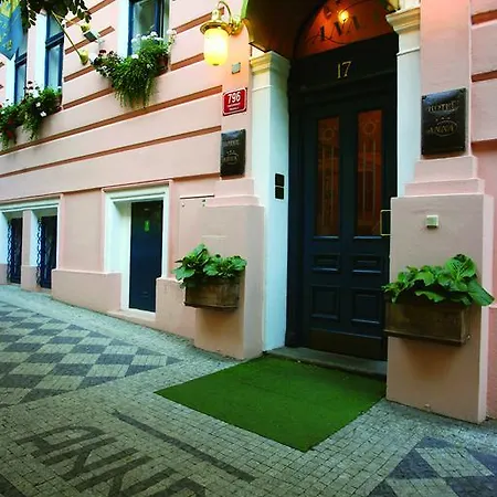 Anna Prague