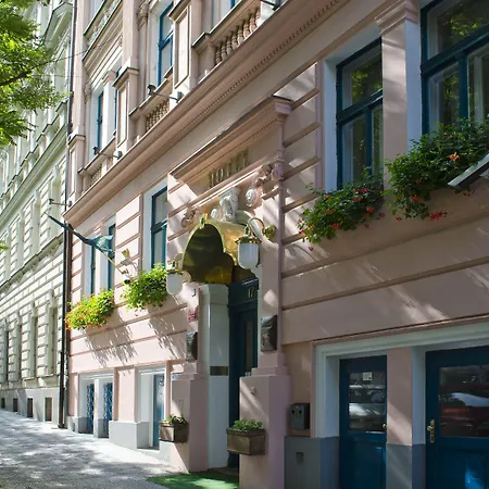 Hotel Anna 3*