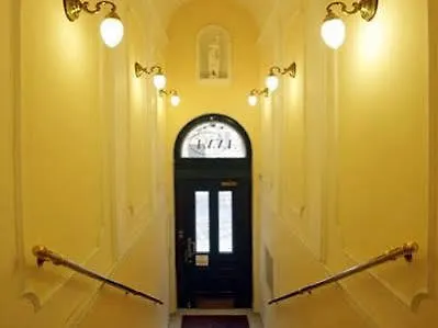 Szálloda Anna