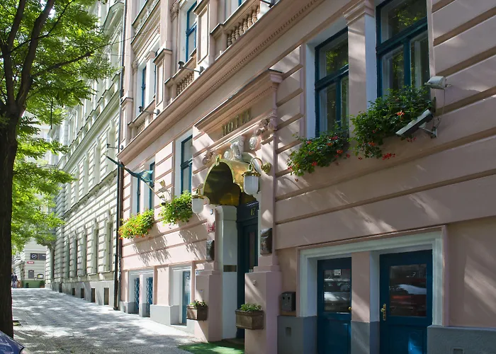 Hotel Anna 3*