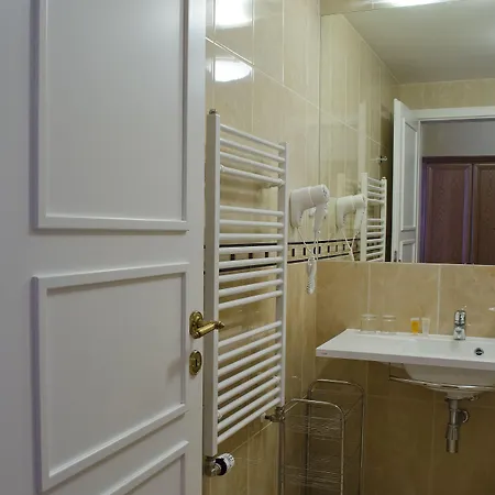 Anna Hotel 3*